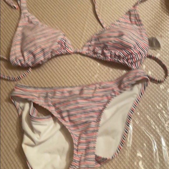GAP Two two piece Tred white and blue striped bathingl suit - Picture 4 of 6